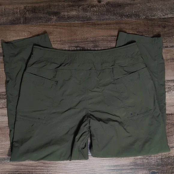 Mountain Hardwear Mesa Cargo Pant UPF 50 Hiking Backpacking Size XL Forest Green